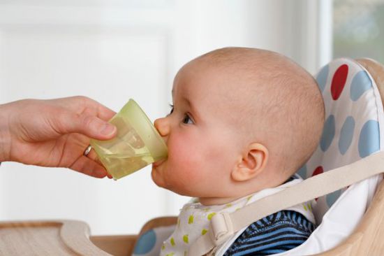 when can babies start drinking water